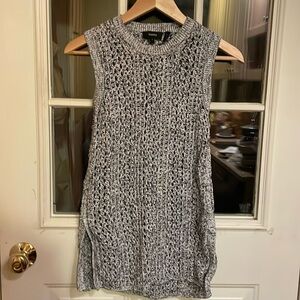 Theory size P sweater